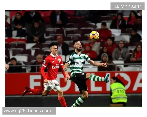 友谊赛精彩对决本菲卡与巴黎圣日耳曼平局红牌事件引发全场热议